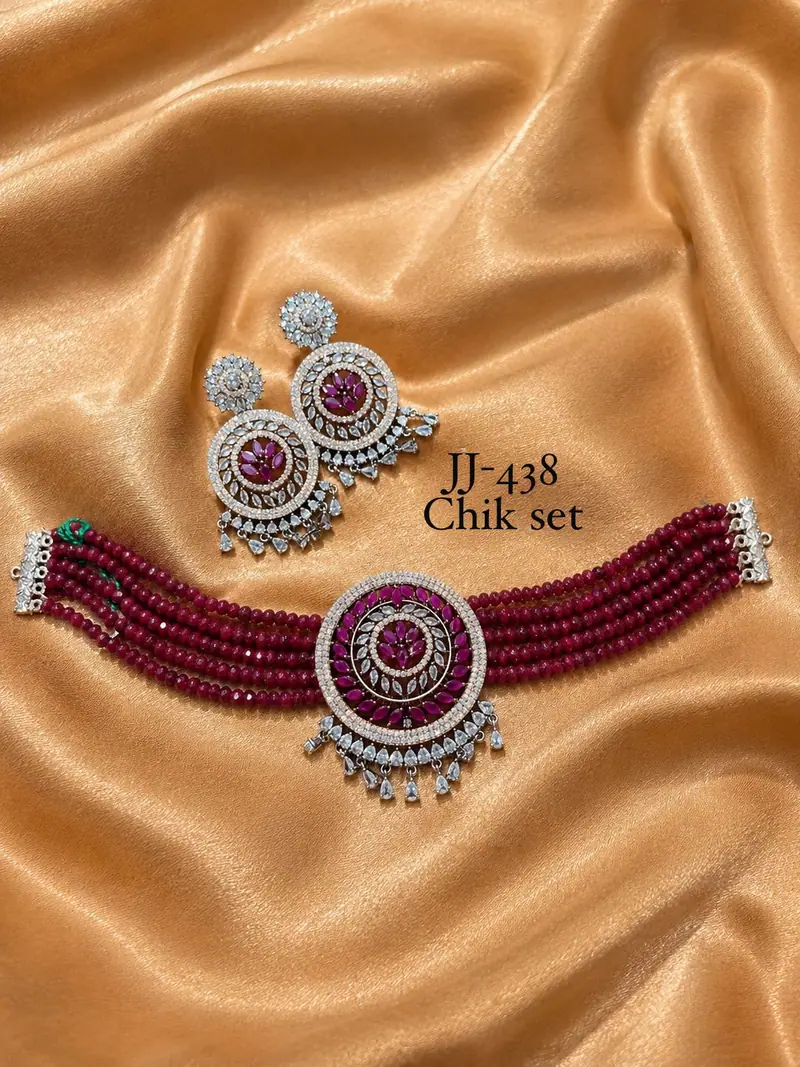 Beaded Chik Set With Round Pendant — Maroon