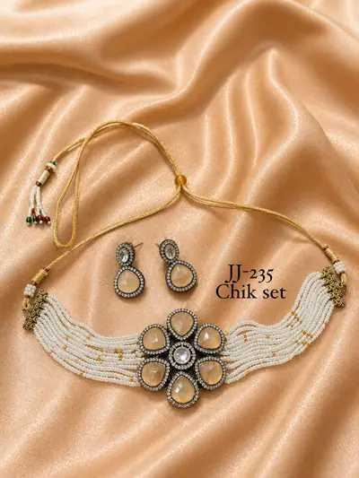 Petal Cluster Pearl Chik Set