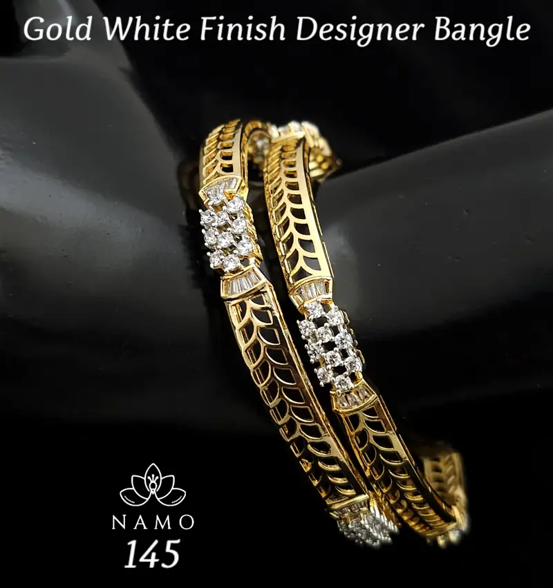 Leaf Cutwork Diamond Bangle Pair — Gold