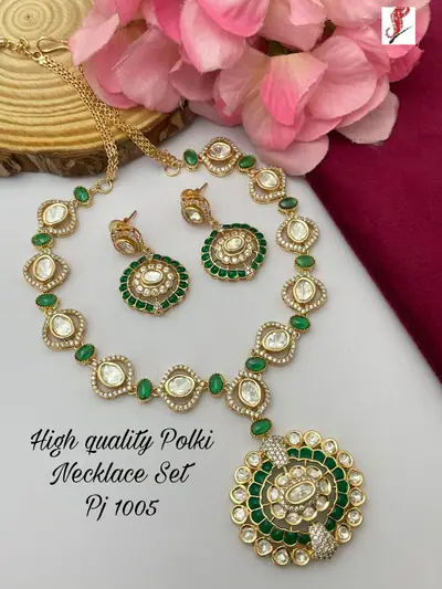 Polki Emerald Pendant Necklace Set