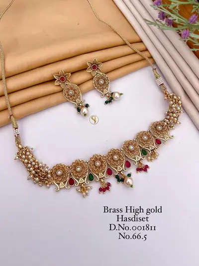 Antique Temple Kundan Necklace Set