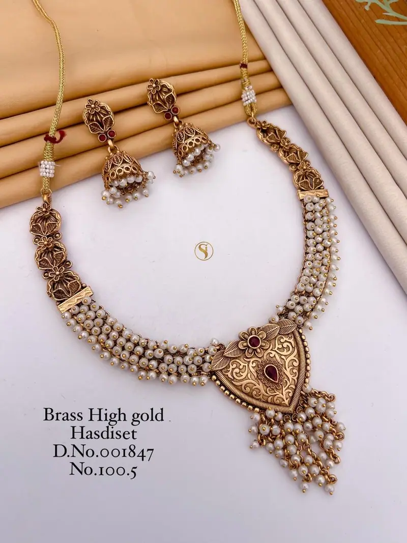 Antique Pearl Jhumka Necklace Set — Ruby Red