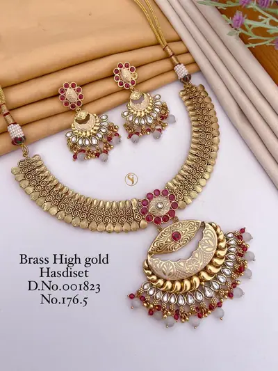Antique Kundan Chandbali Necklace Set