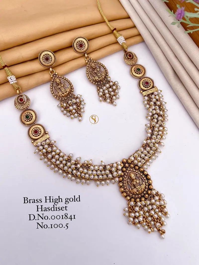 Temple Lakshmi Pearl Necklace Set — White