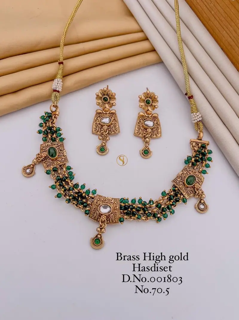 Antique Temple Cluster Necklace Set — Emerald Green