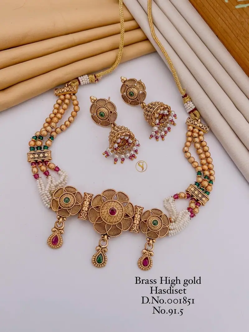 Meenakari Rosette Hasdi Choker Set — Antique Gold