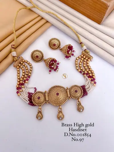 Round Medallion Beaded Choker Set