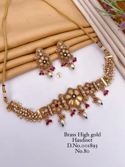 Antique Kundan Pearl Choker Set