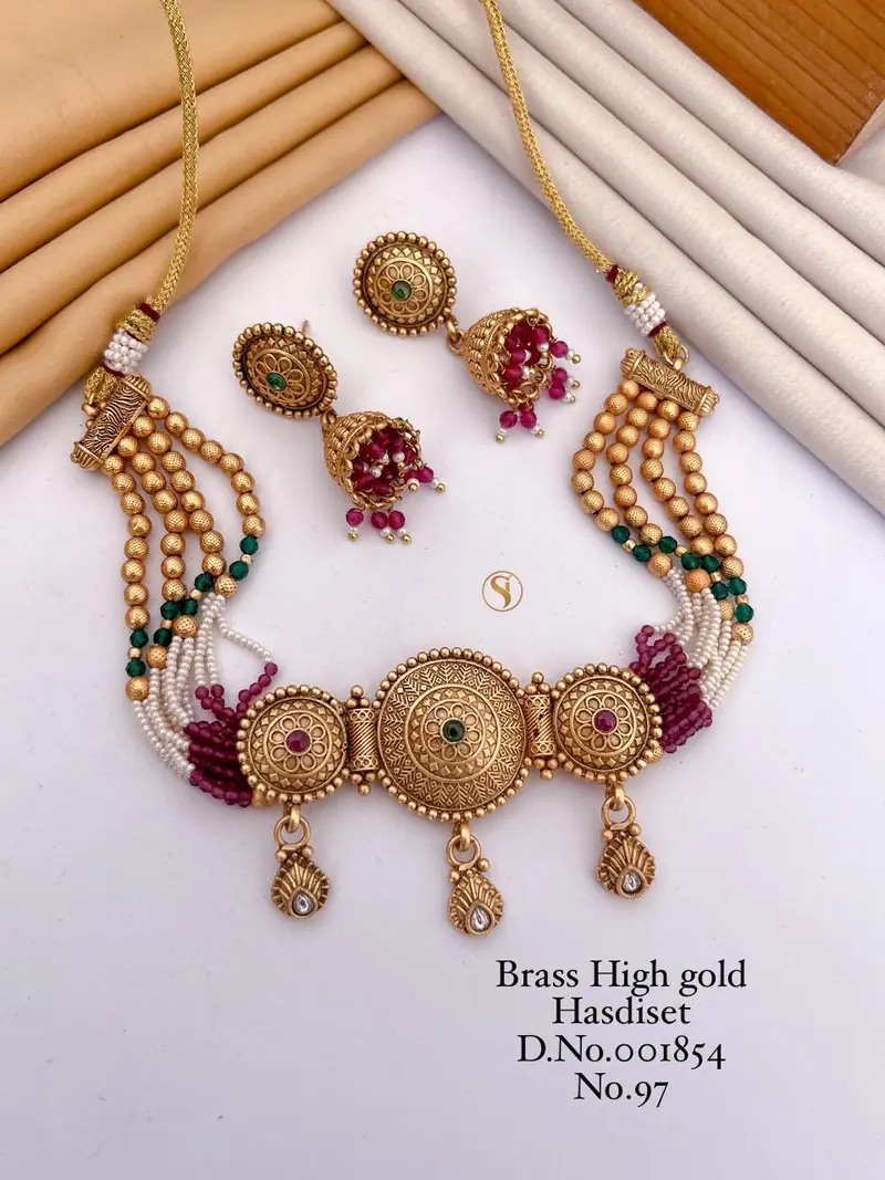 Round Medallion Beaded Choker Set — Emerald Green