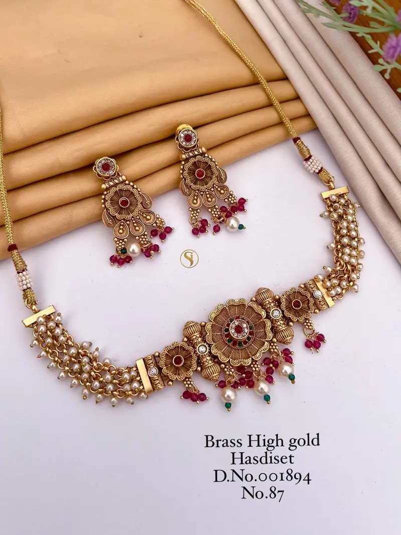 Antique Pearl Floral Choker Set — White
