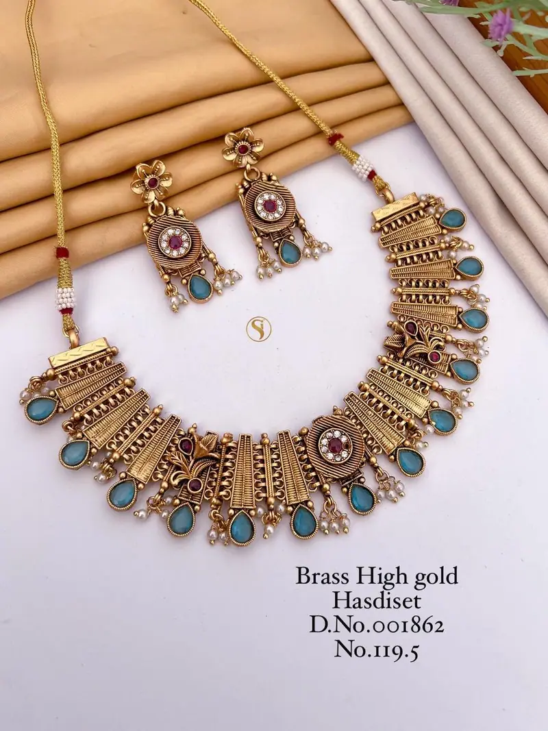 Antique Turquoise Temple Necklace Set — Blue
