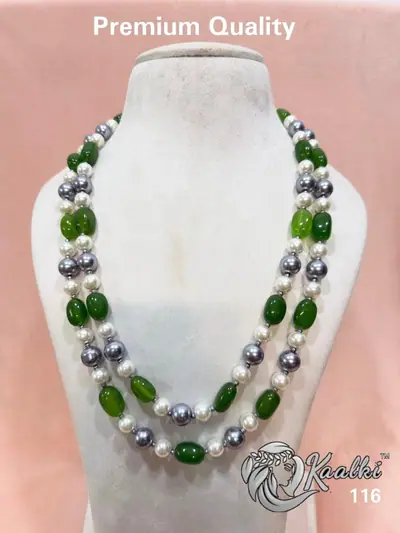Emerald Bead Pearl Layered Maala