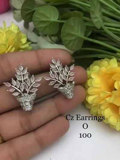 Marquise Leaf Basket Studs