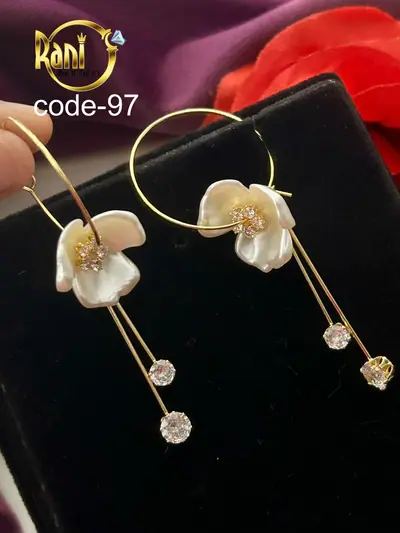 Shell Flower Hoop Drop Earrings
