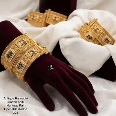 Broad Temple Antique Kada Pair