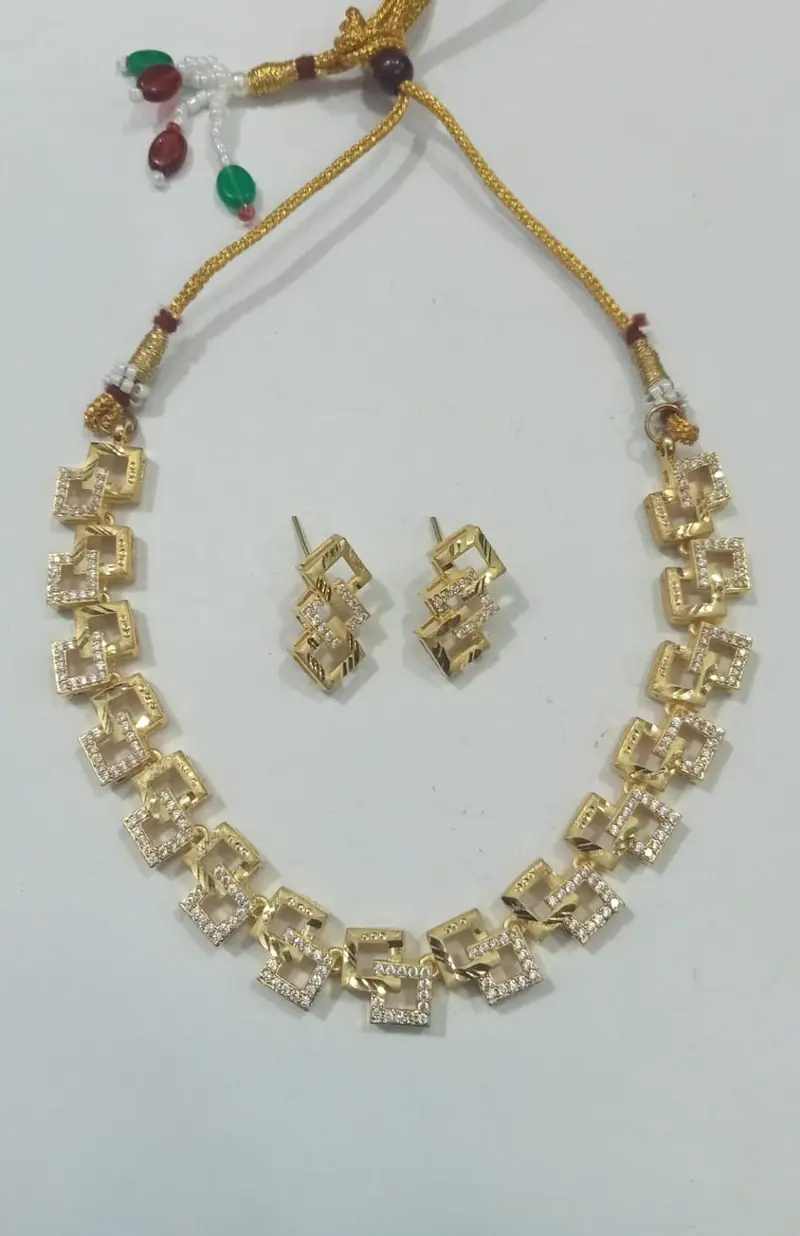 Square Motif AD Necklace Set — Gold