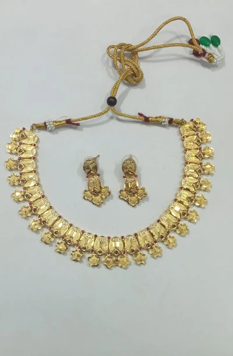 Antique Floral Drop Necklace Set — Gold