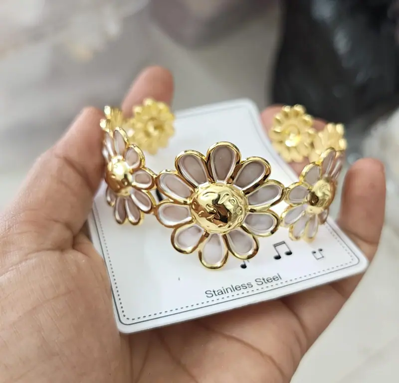 Daisy Floral Steel Cuff Bracelet — White